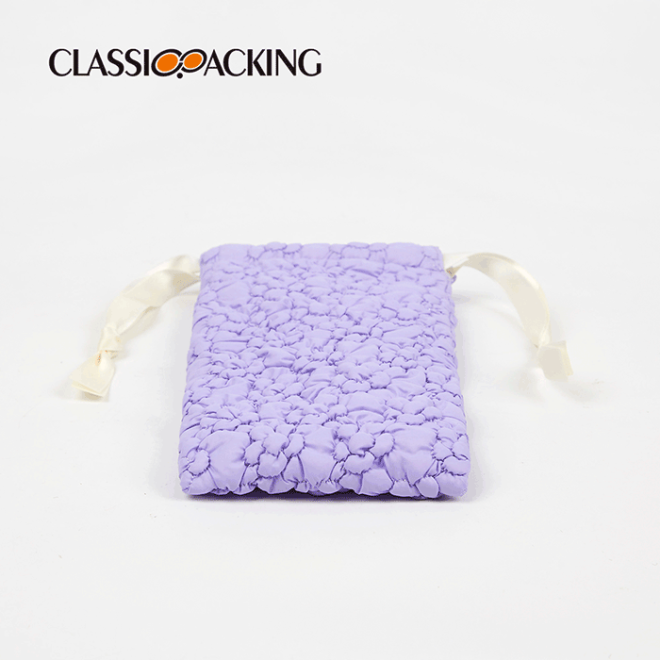 drawstring-sunglasses-pouch-bottom-look