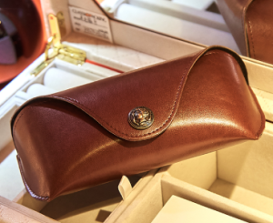 brown-leather-glasses-case-detail