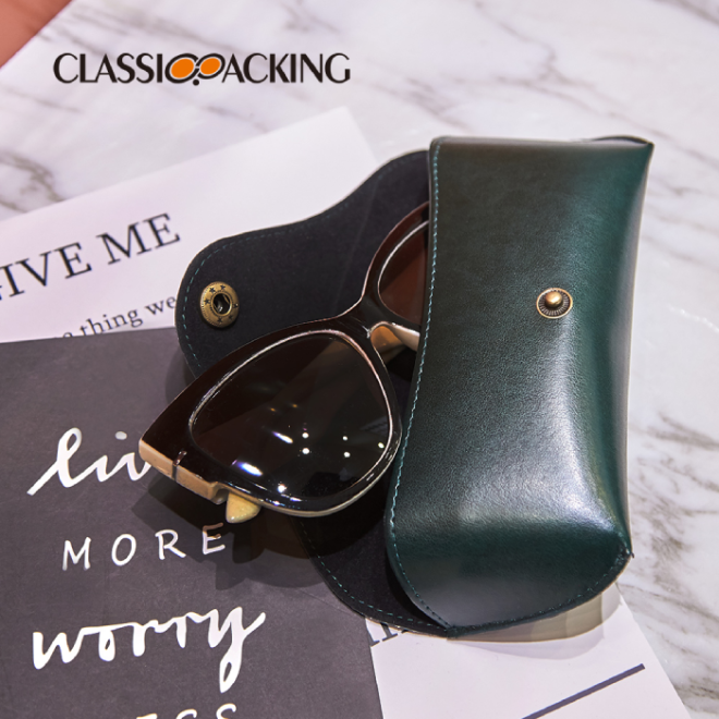 green-glasses-case-capacity