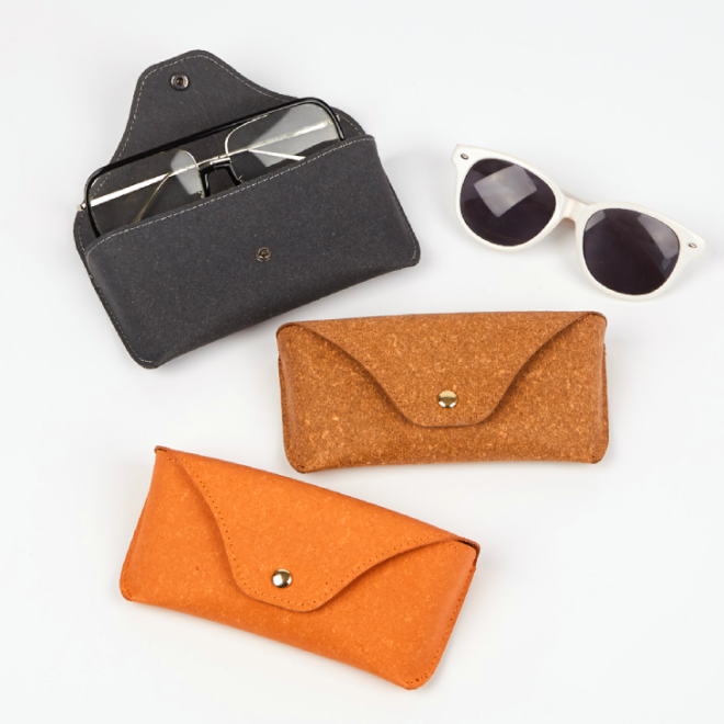 recylced bonded leather soft glasses case capacity