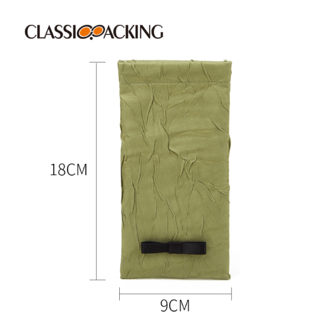 squeeze top eyeglass pouch size